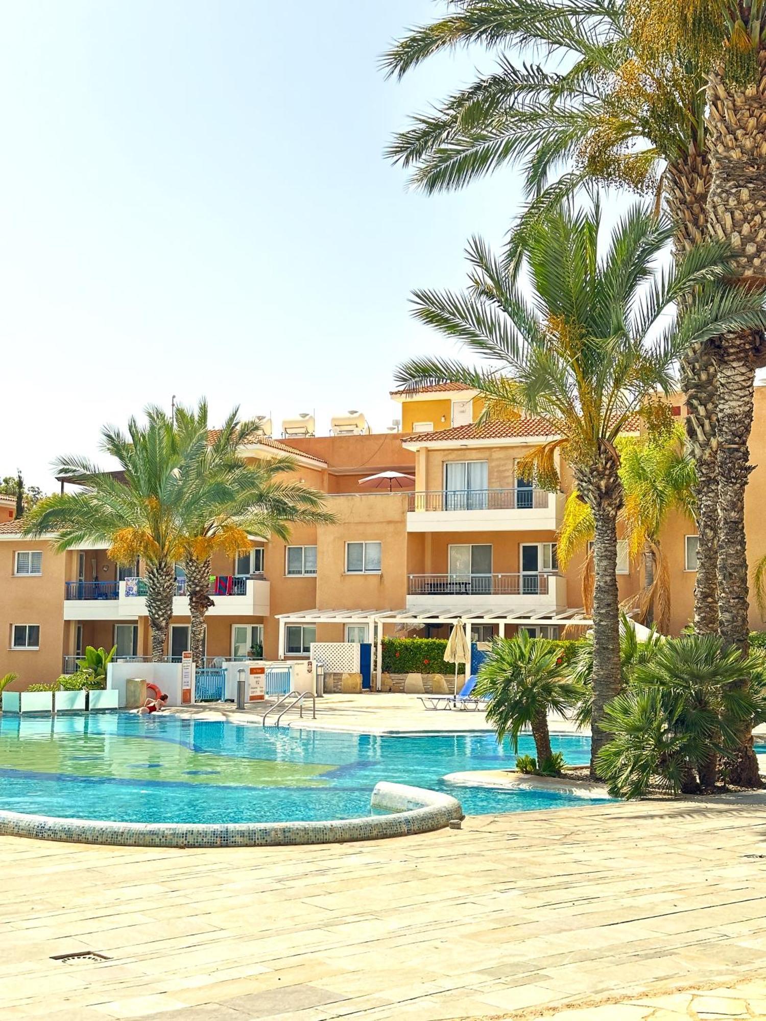 H&O Golden Sun Suite Paphos Exterior foto